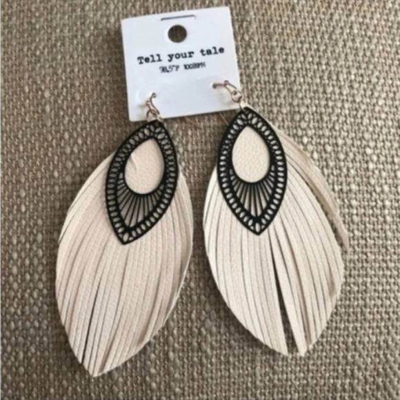 Jewelry - NWT Tell Your Tale Vegan Earrings